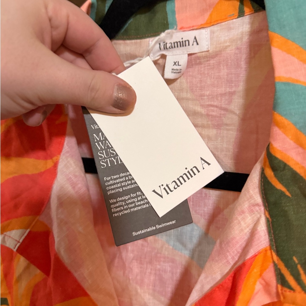 NWT Vitamin A Linen Hawaiian Print Button-Down Shirt Swim Cover - Picture 2 of 5